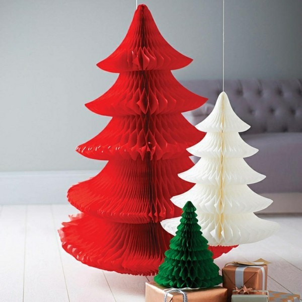 Oversized juletræer laver papir