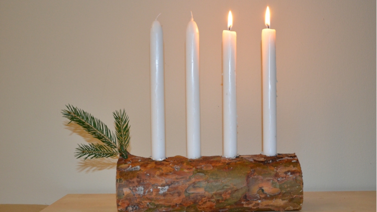 Adventin seppele itsessään tekee yksinkertaisia ​​joulukoristeita