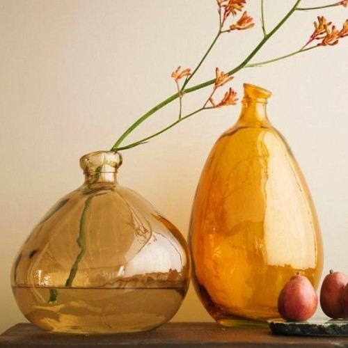 Staromódní láhve interiéru design vázy květinový stůl