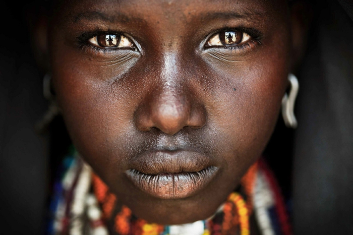 Цвят на очите, който означава пренасяне на африканските очи