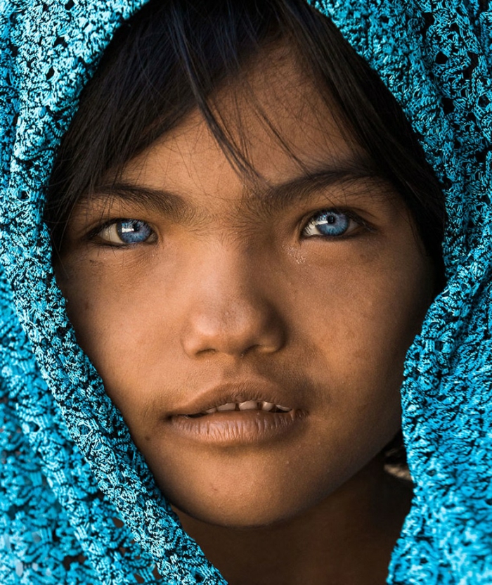 Цвят на очите, който означава портрет синьо