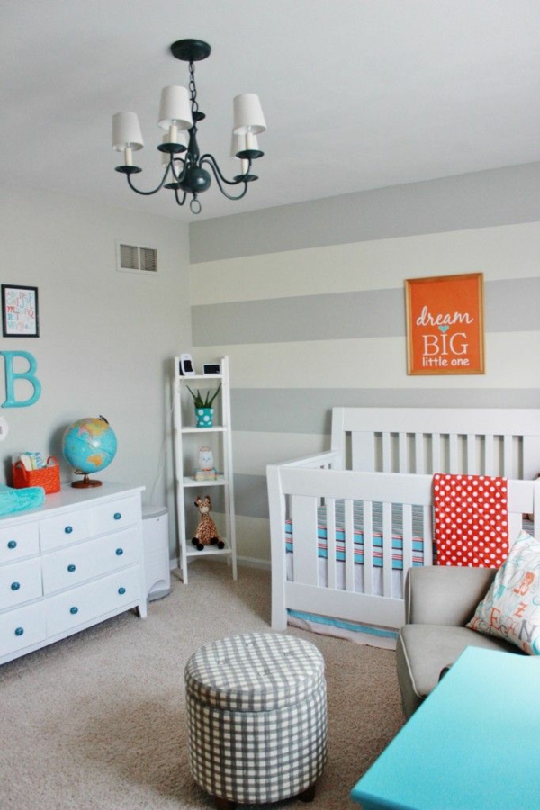 Ejemplos de diseño de habitación de bebé taburete chandelier