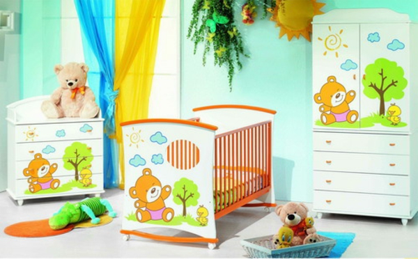 Babykamer make-deco-ideeën-kleurrijke-flowers-green