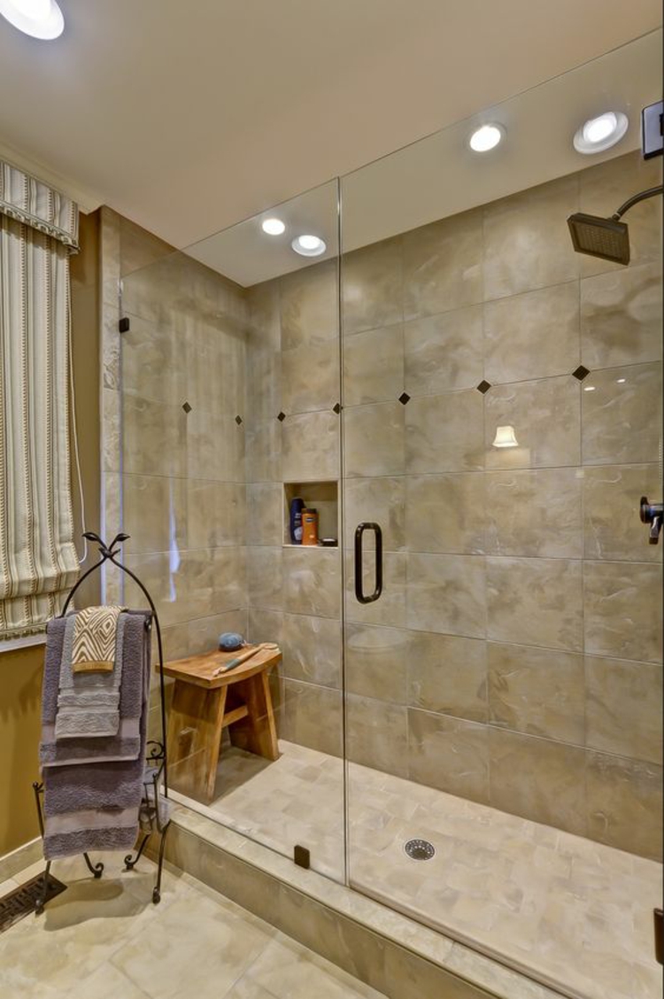 Kylpytuotteita Suihku Lasi Seinät Kylpyhuone Laatat Travertiini Laatat