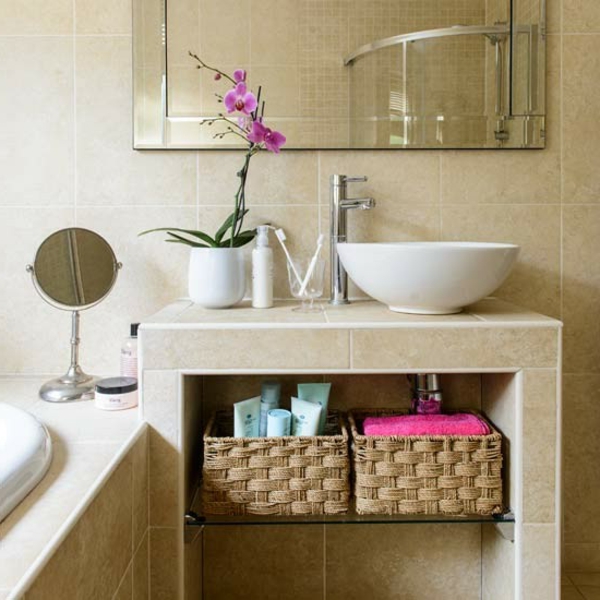 浴室瓷砖想法篮子墙壁镜子水槽