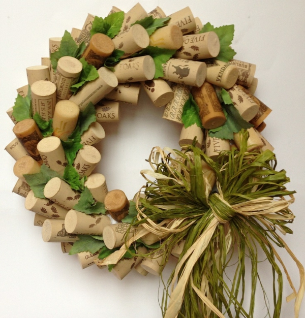 Crafts with cork wreath. Christmas