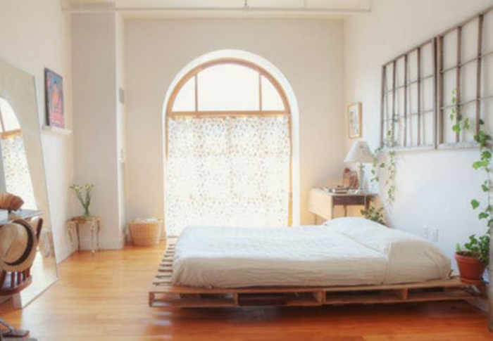 Cama de sofá de paleta de muebles de paleta de cama con paleta de ideas de dormitorio de arco de paleta