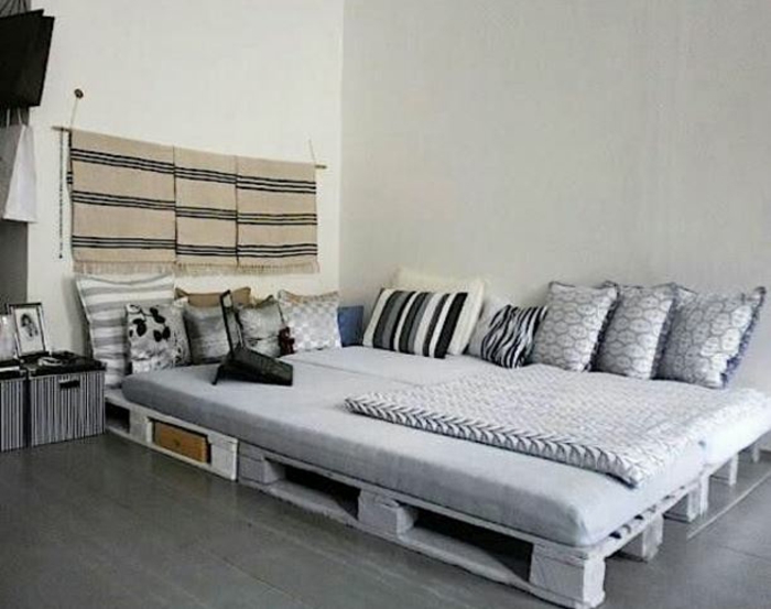 Легло с палетни дивани от палитрата палети мебели от палитра в сиво