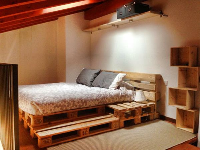 سرير مصنوع من البليت صوفا مصنوع من المنصات المنصات سرير مصنوع من المنصات معا