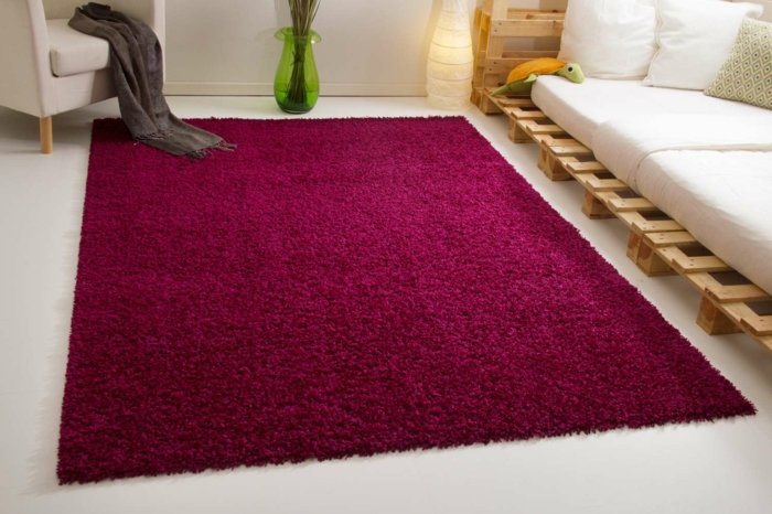 Бардо цвят килим