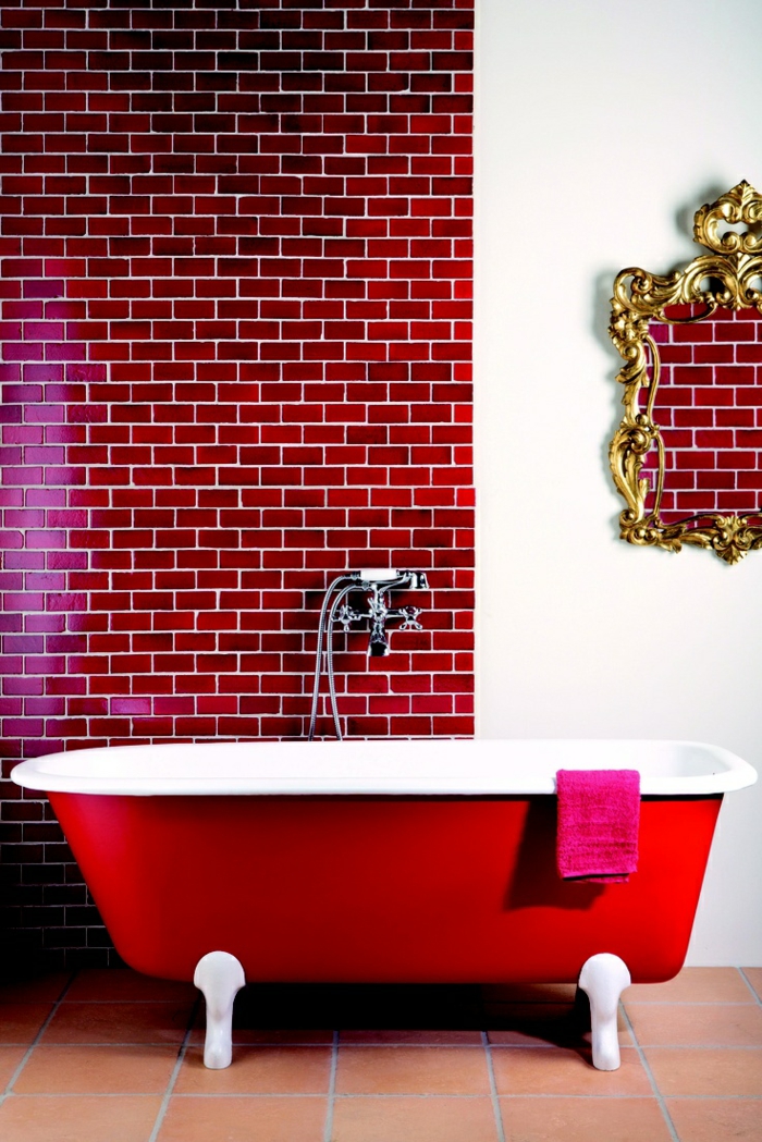 Bordeaux kleur muurverf badkamer