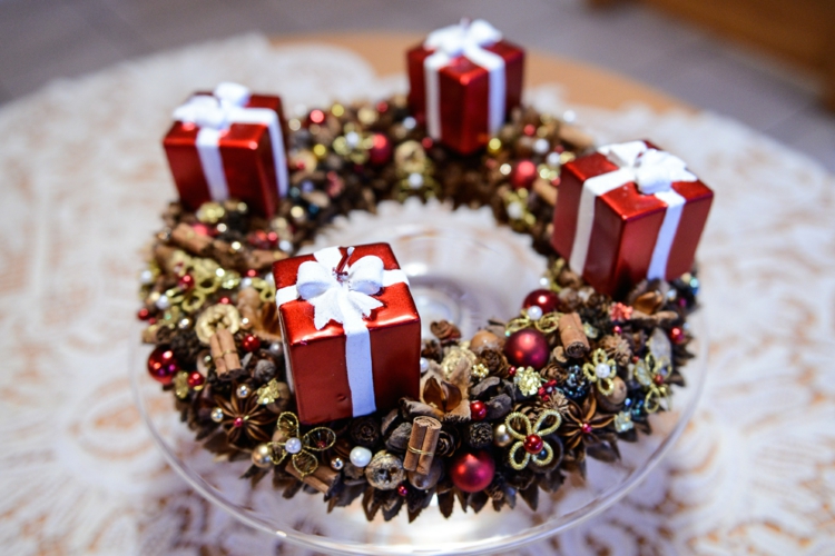 DIY Advent seppele ideoita kauniin pöydän koristelu jouluna