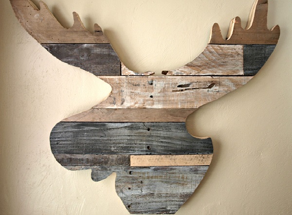 DIY-decoratieideeën van teruggewonnen houten Amerikaanse elandensilhouet