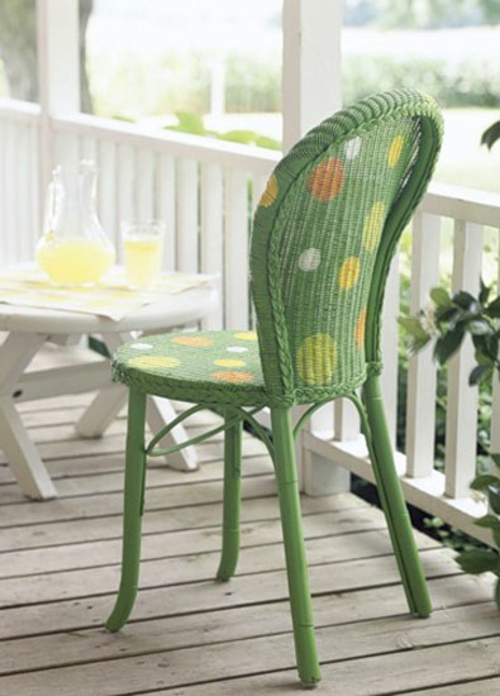 DIY dekoration ideer til malet møbler træ stol grønne grønne prikker