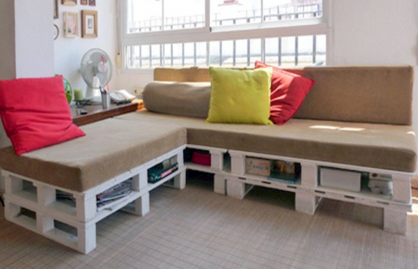 DIY møbler laget av Euro paller brune pads skum
