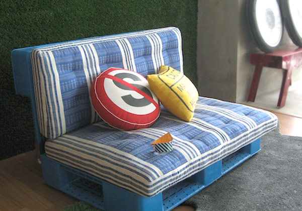 Muebles de bricolaje hechos de cojines de sofá europallets cómodos