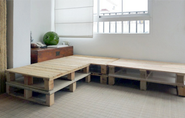 DIY møbler laget av europallets sofa puter hjørne boligområde