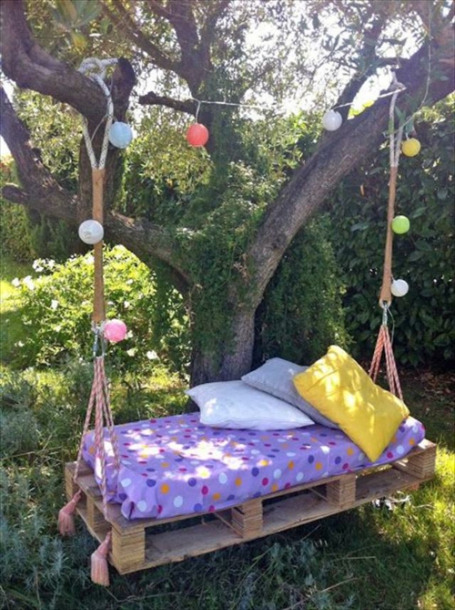 DIY Swing Euro pallets cushions lively colors