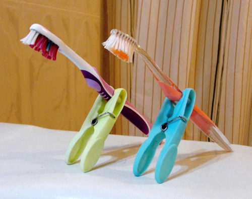 DIY tandenborstelhouder ideeën wasknijper