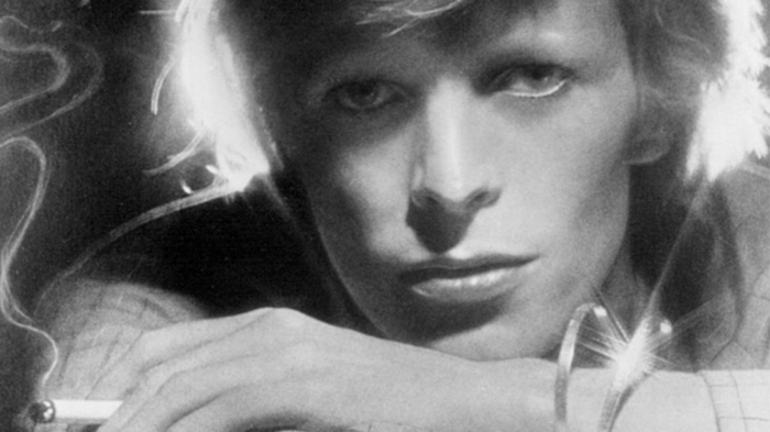 David Bowie ojos grises