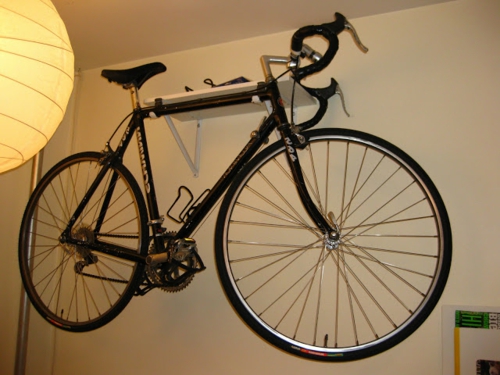 把你的DIY自行车放在家里的墙上
