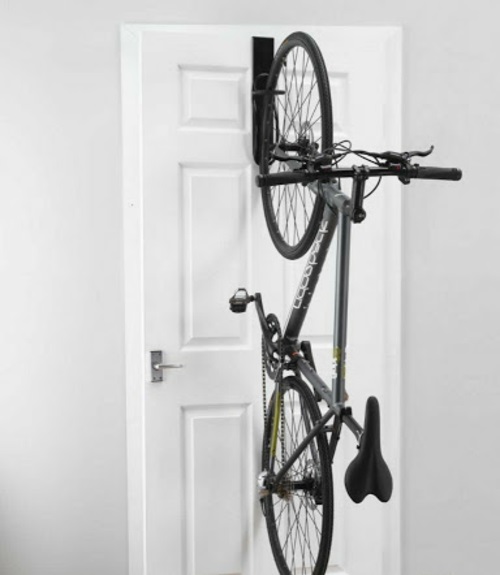 将自行车保持在正确的门上