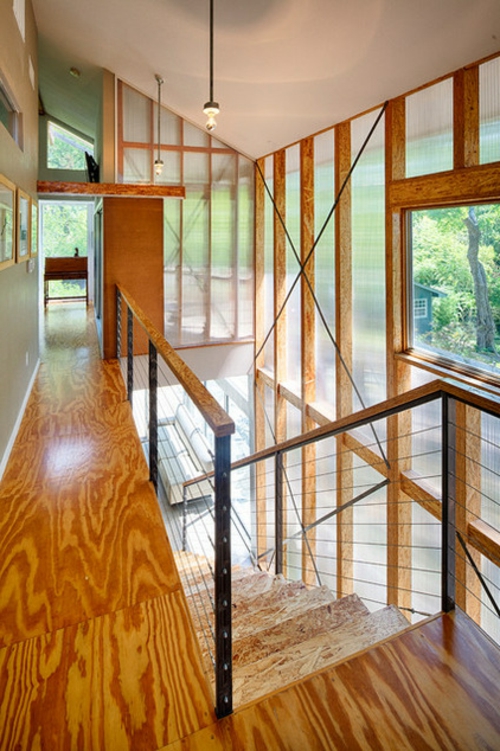 室内设计理念打开空间木地板到天花板的窗户楼梯