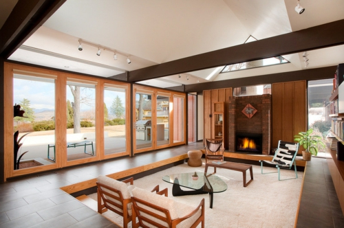 家具的开放空间木客厅内置壁炉的想法
