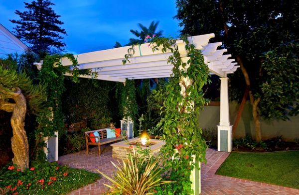 优雅的凉棚设计塑造植物物种美丽的花园