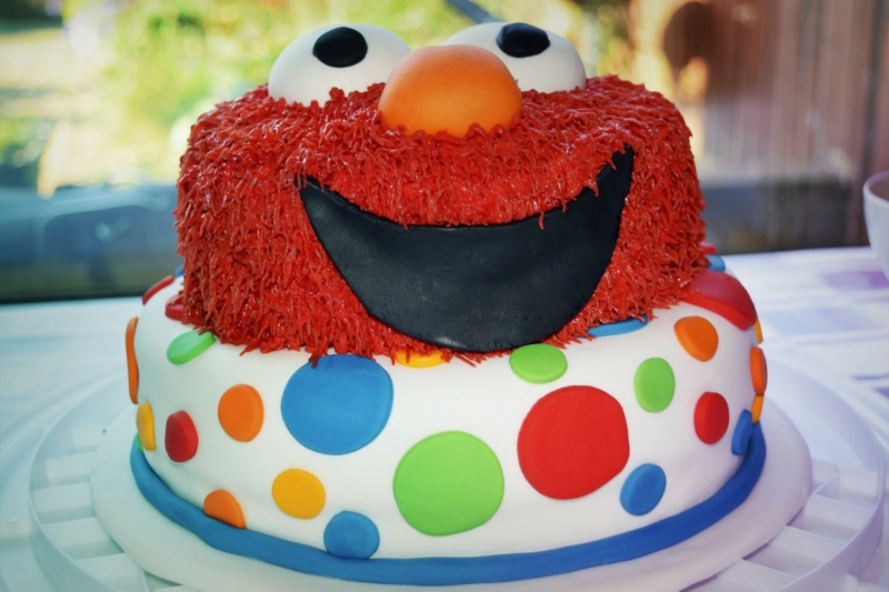 Elmo Kindertorte gimtadienio tortas nuotraukas torto apdaila