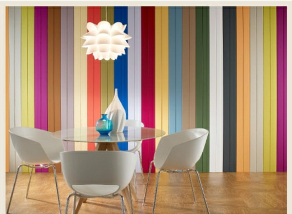 Цветни палитри с вертикални живи цветни стенови ивици