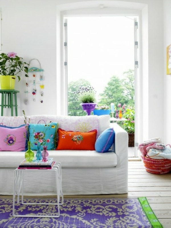 Пролетна украса правят красиви идеи за градина за диван