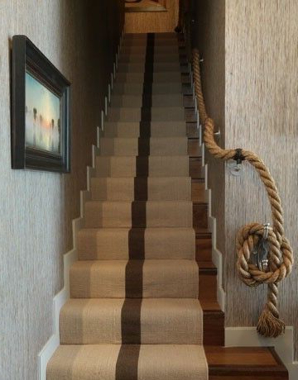 Barandillas construyen escalera de cuerda extrañamente artística