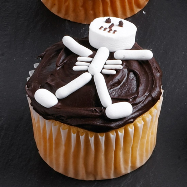 Scary Muffins ψήνουν Απόκριες σκελετό ζαχαροπλαστικής ζαχαροπλαστικής