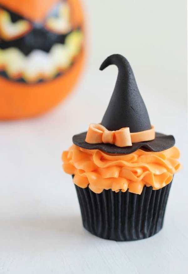 Scary muffins αποκριές ζυμαρικά μάγισσες cupcakes ψήσιμο μάγισσα καπέλο διακόσμηση