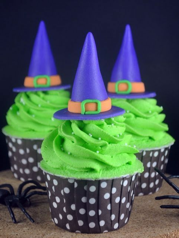 Scary Απόκριες cupcakes επιδόρπιο ψήνουμε cupcakes πράσινο καπέλο μάγισσας