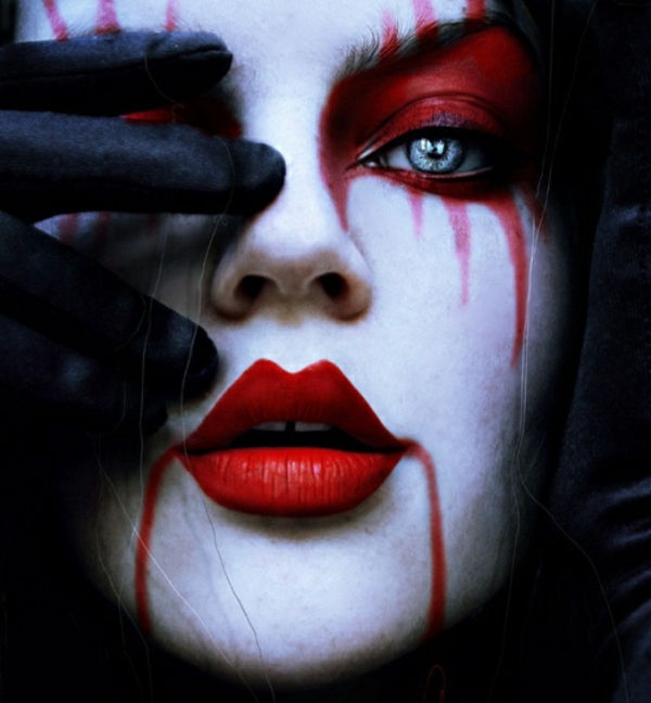 Maquillaje cara de terror labios rojos de Halloween