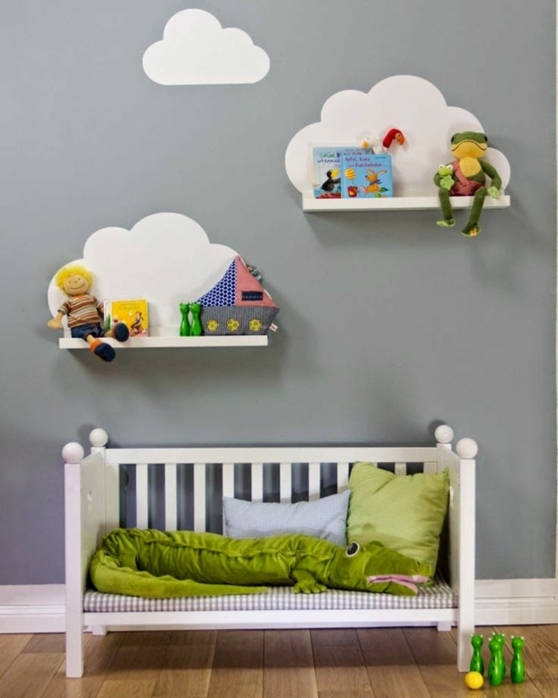 Idéer til moderne vægdesign børnehaver hylder skyer