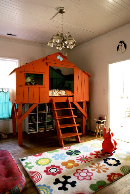 Indendørs træ huse kølige ideer børn farverige interiør