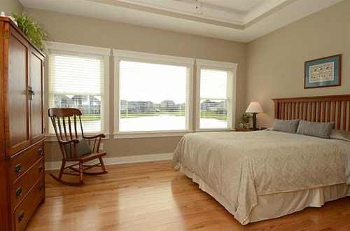 室内设计理念在工匠风格的卧室床