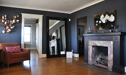 工匠风格黑色客厅内置壁炉的室内设计理念