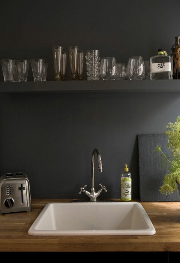 Keukenwand ontwerp spatscherm keuken zwart mat gootsteen