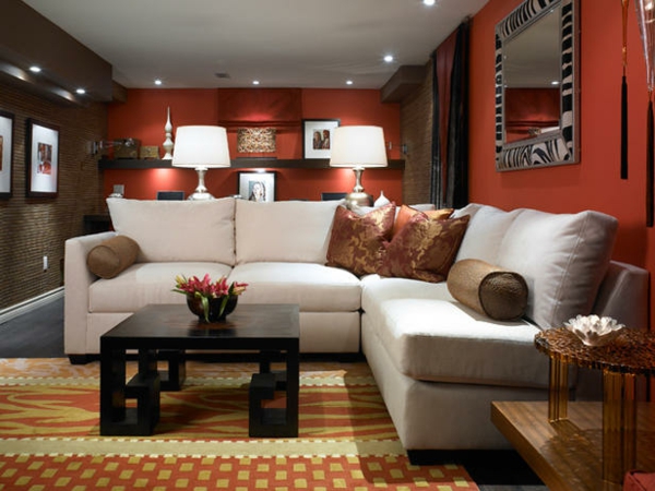 Сутерен и обновен ъглов диван мек цвят