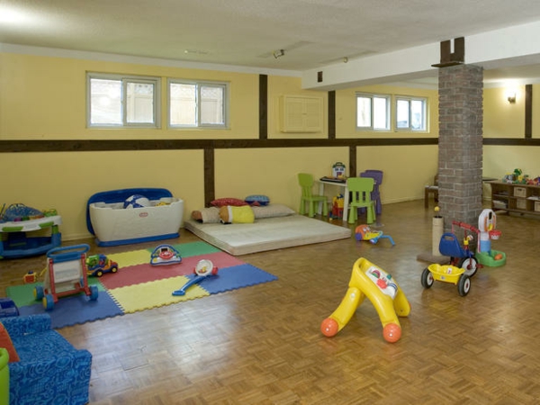 Υπόγειο διακόσμηση και ανακαίνιση playroom βρεφικών σταθμών
