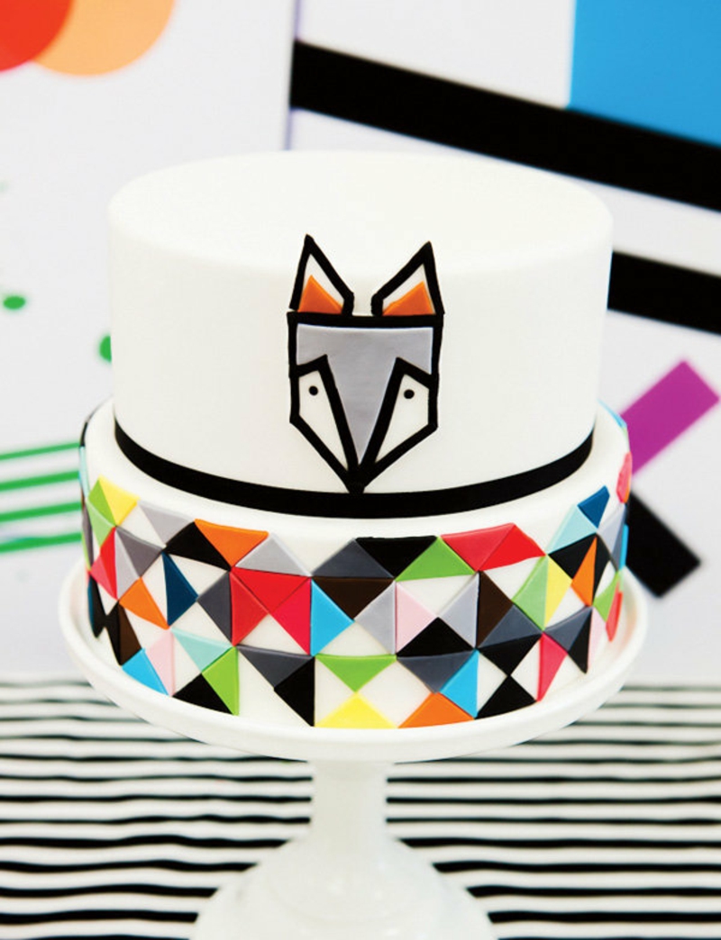 קינדרטורטה יום הולדת עוגות תמונות טורטנדו גיאומטרי דפוס צבעוני