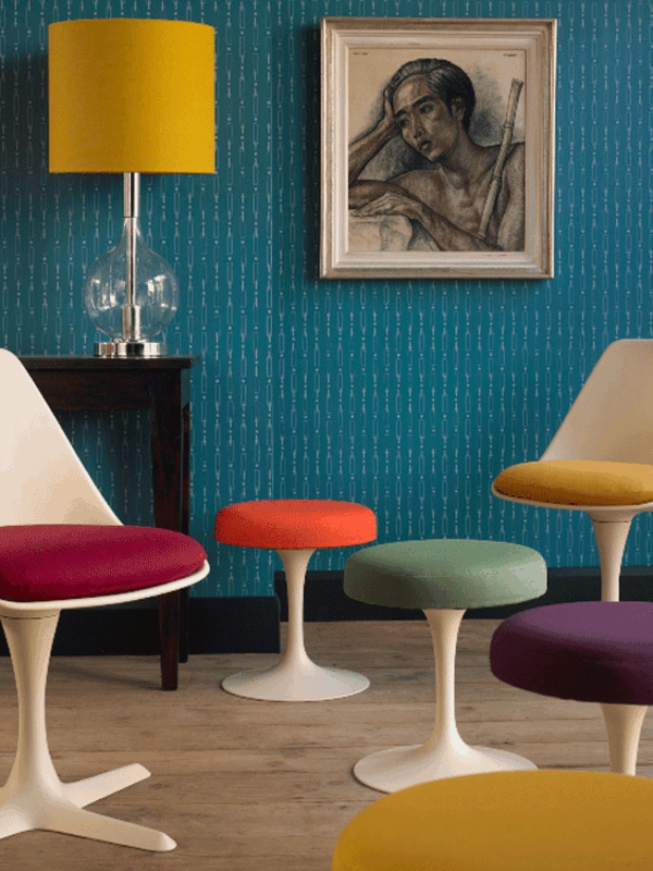 Комбинации от цветове за стена с удебелена лампа за маса за столове