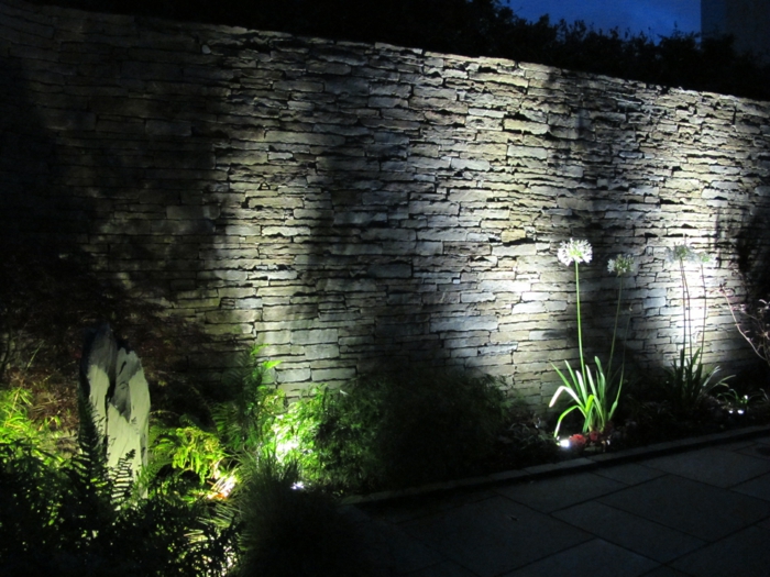 LED-verlichting tuin loopbrug muur