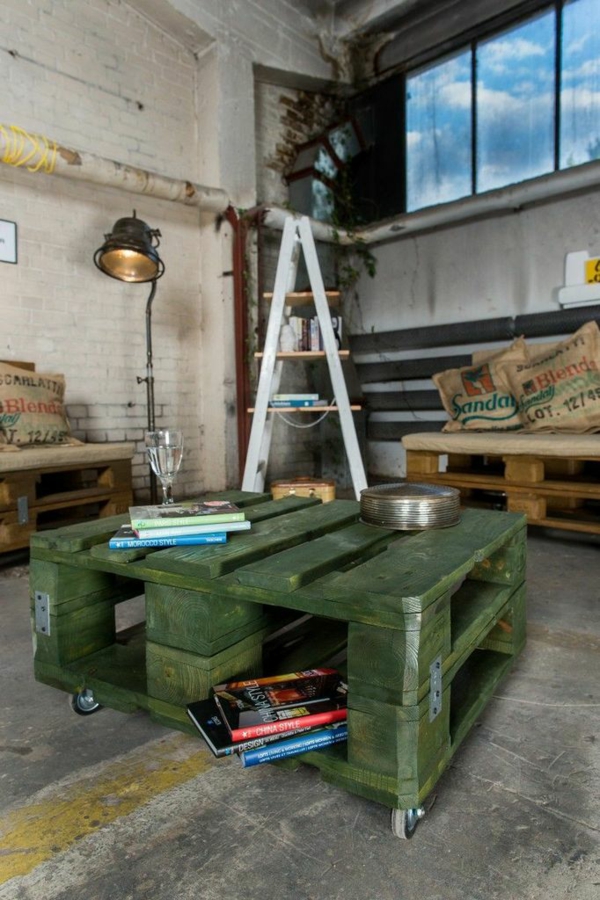 Mobilier vert peint palettes de table meubles de jardin europaletten