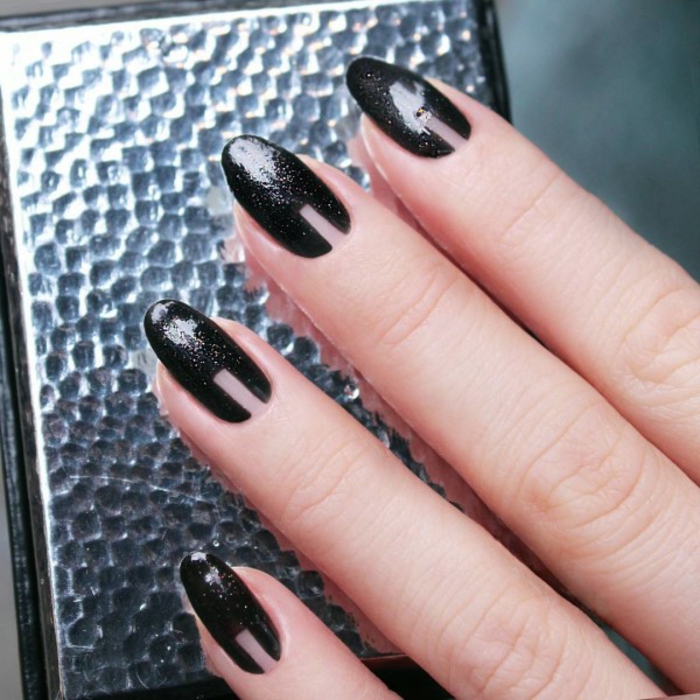 Nail art images noir ongles tendances paillettes