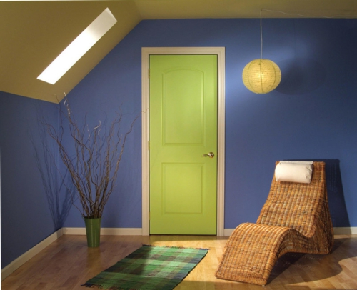 Uudet sisustussuunnitteluideat huoneen oviin ovat vihreät tuoreet
